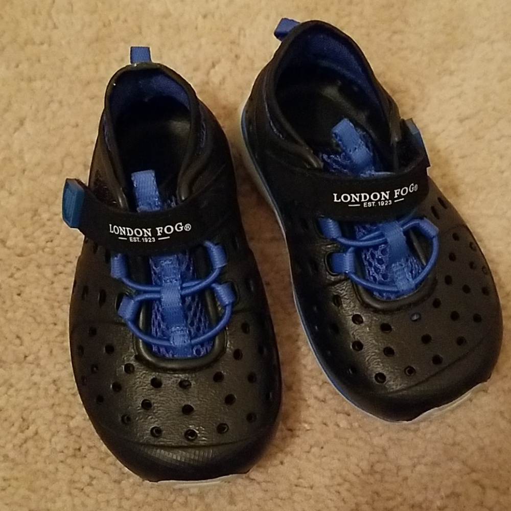 London Fog Mud Puppy Water Shoes size 6 toddler